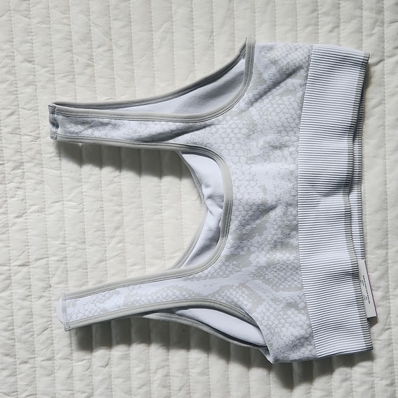 AVIA Double Scoop Sports Bra, XL.  NWT - Picture 3 of 4